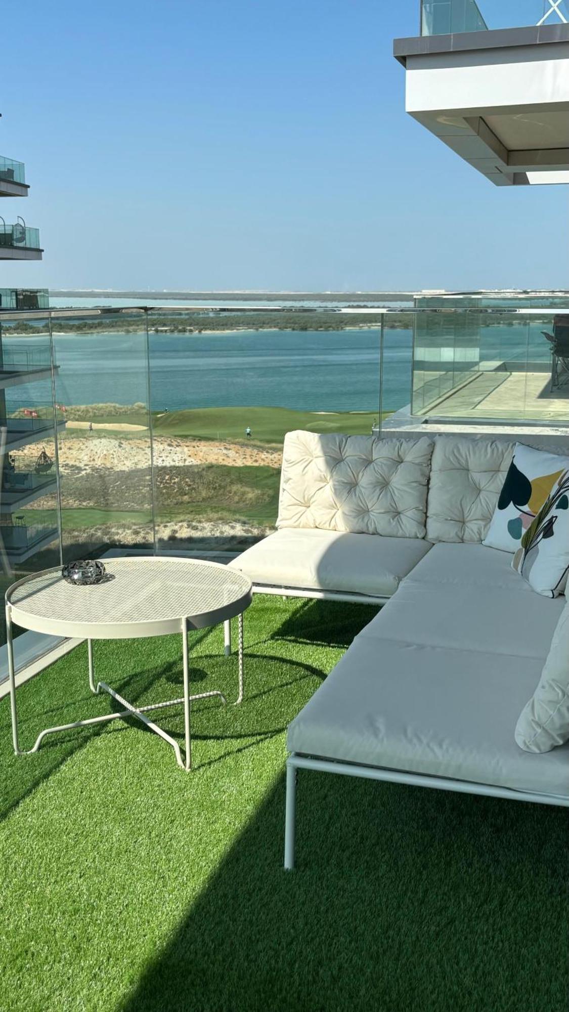 Yas * Abu Dhabi
